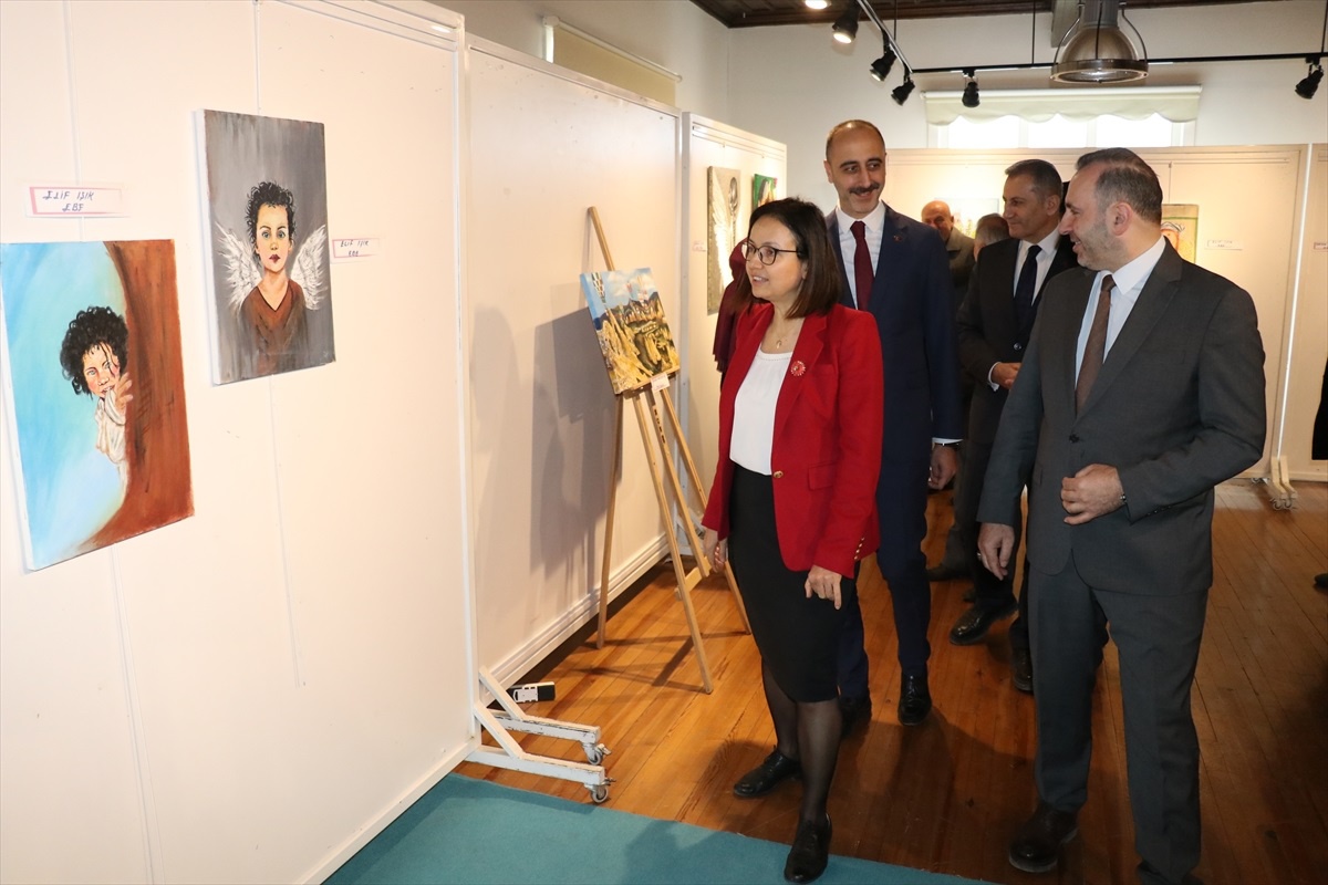 Yalova\'da Sağlık ve Sanat Resim Sergisi Açıldı