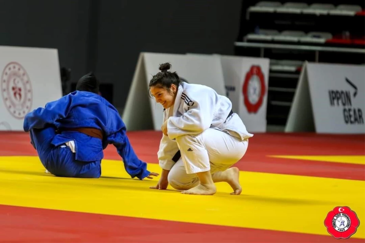 Yunusemre Belediyespor Judo Takımı Türkiye Judo Şampiyonası\'nda Madalyalar Kazandı