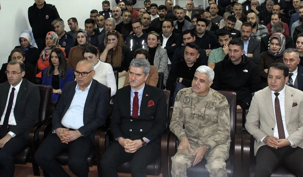 Ağrı Cezaevinde Bağlama Eğitimi Alan Hükümlü ve Tutuklular İlk Konserini Verdi