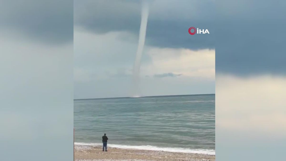 Antalya\'da dev hortum paniğe neden oldu