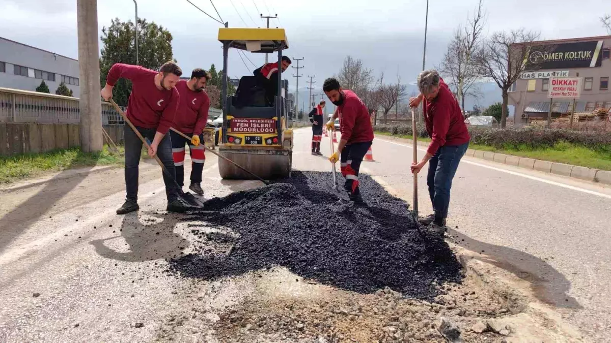 Asfalt İşçileri Ramazanda Oruç Tutarak Çalışıyor