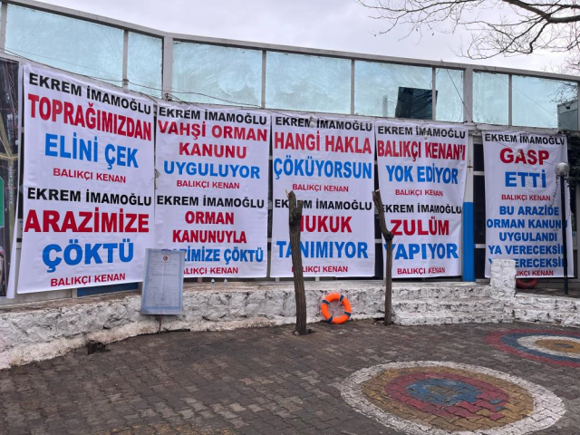 Balıkçı Kenan'dan İmamoğlu'na pankartlı protesto: Elini toprağımızdan çek