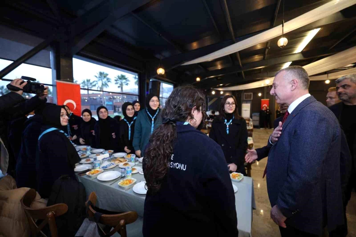 Kocaeli Büyükşehir Belediye Başkanı İzci Liderleriyle Bir Araya Geldi