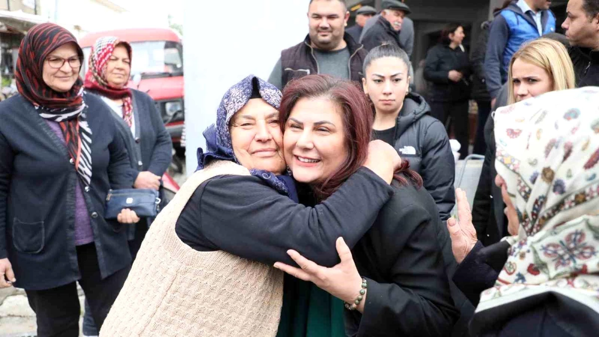 Aydın Büyükşehir Belediye Başkanı Özlem Çerçioğlu Yenipazar Pazarı\'nı Ziyaret Etti