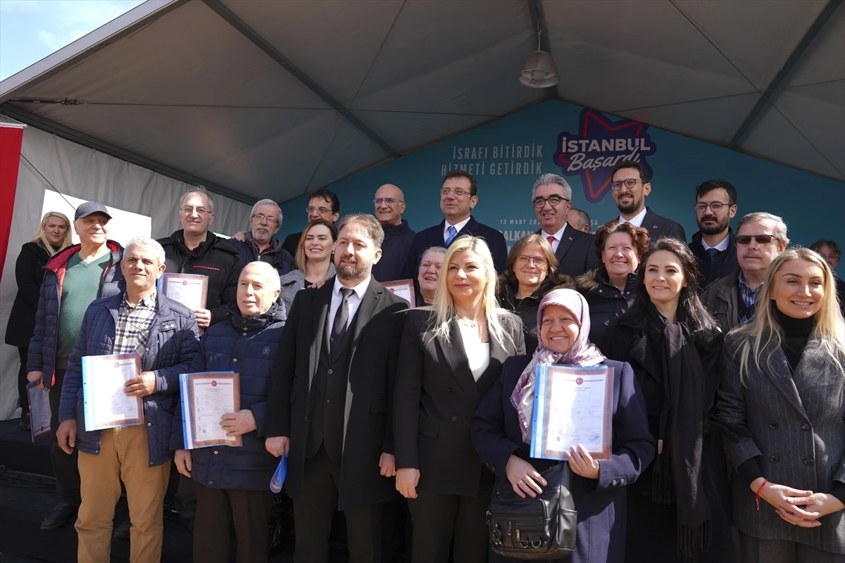 Bayrampaşa\'daki Şehit Kamil Balkan Camisi açıldı