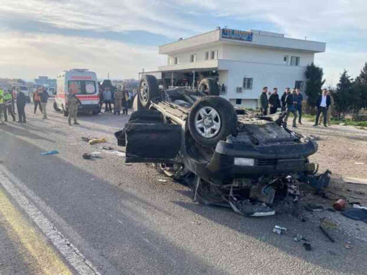 CHP lideri Özel'den, Erdoğan'ın koruma ekibinin kazasında şehit olan polis için başsağlığı mesajı CHP lideri Özel'den, Erdoğan'ın koruma ekibinin kazasında şehit olan polis için başsağlığı mesajı