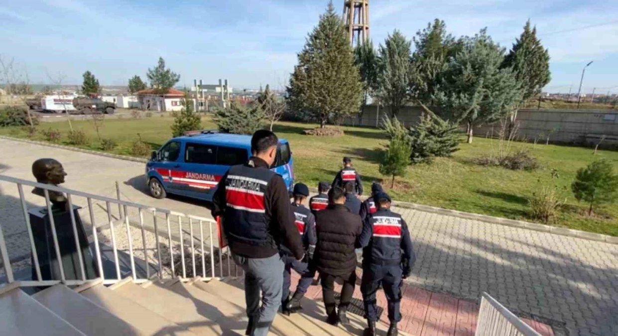 Diyarbakır\'da Tarihi Eser Kaçakçıları Yakalandı