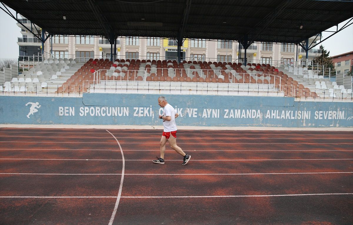 68 Yaşındaki Master Milli Atlet Avrupa Şampiyonası\'nda Zirveyi Hedefliyor