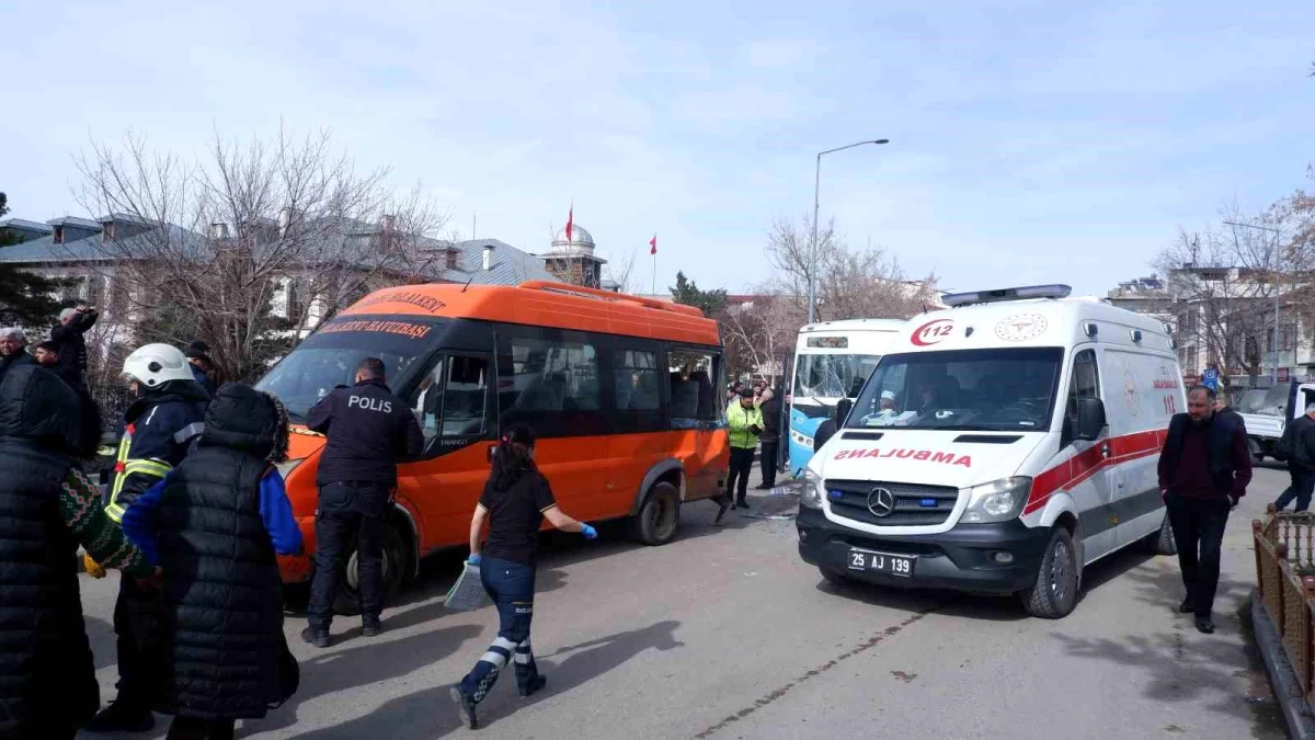 Erzurum\'da meydana gelen trafik kazasında 14 kişi yaralandı