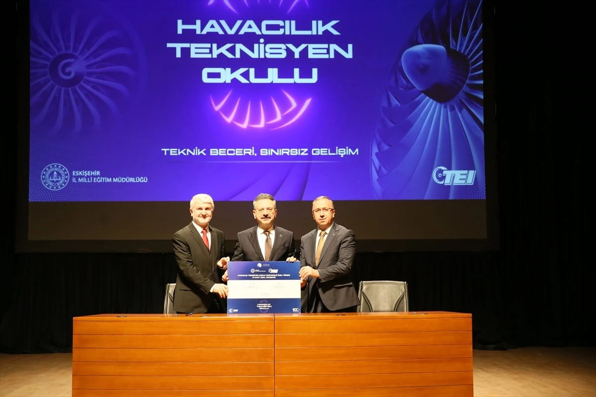 Eskişehir\'de Havacılık Teknisyen Okulu Projesi İçin Protokol İmzalandı
