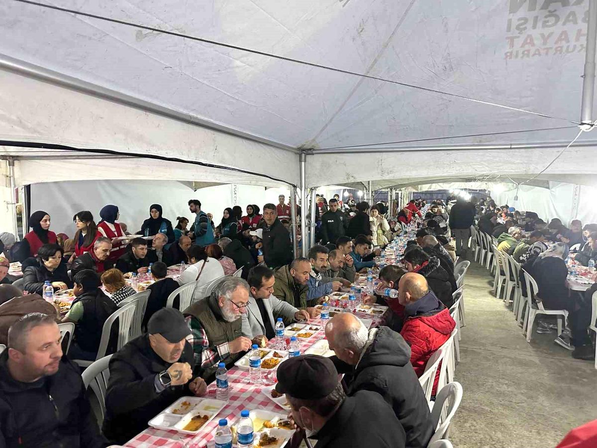 SOYAP, Panorama Müzesi önünde iftar çadırı kurdu