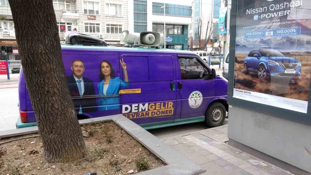 Kayseri'de DEM Parti'nin seçim aracı kurşunlandı