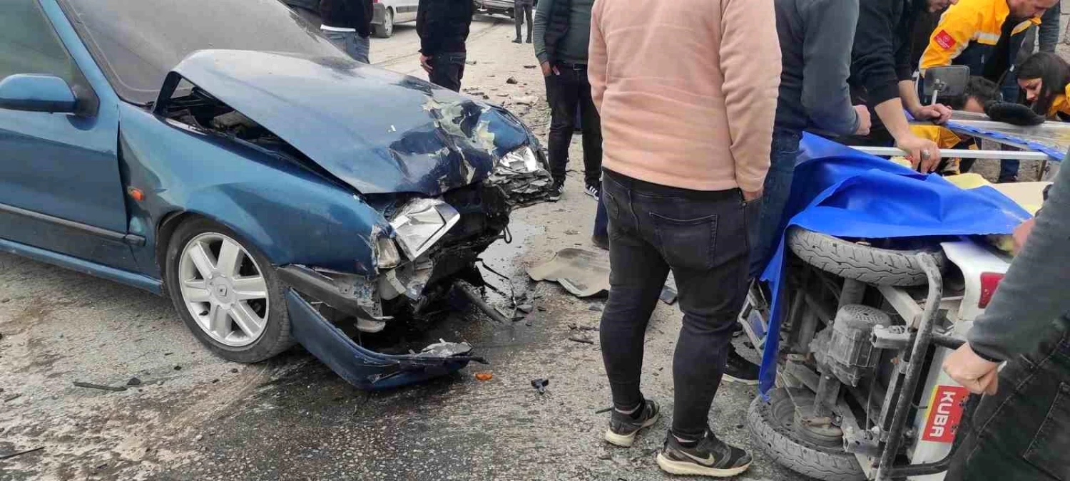 Konya\'da zincirleme trafik kazasında 4 kişi yaralandı