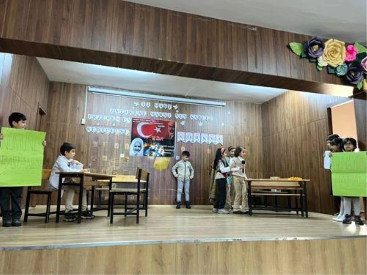 Yakutiye Kültür Kurumu İlkokulu minikleri İstiklal Marşı\'nın Kabulü ve Erzurum\'un kurtuluşunu kutladı