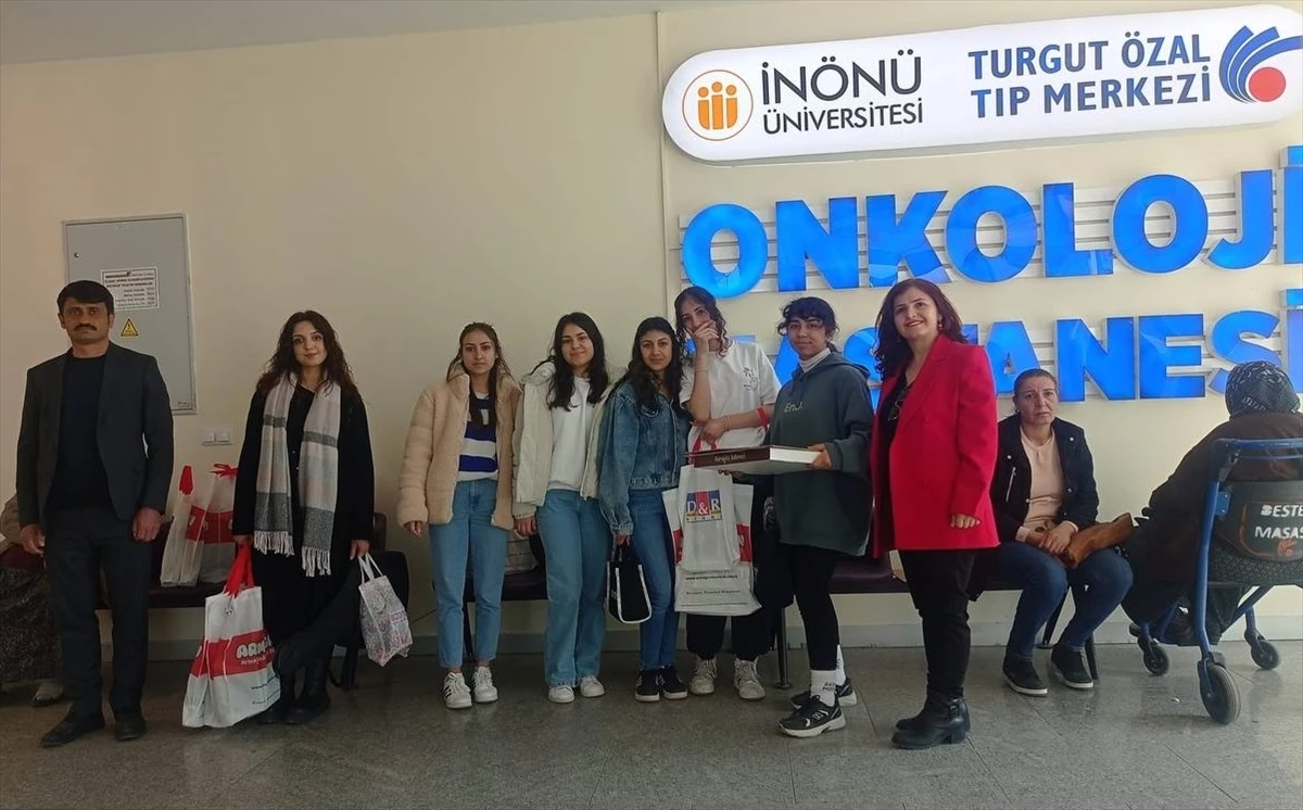 Arguvan Şehit Tuncay Göksu Çok Programlı Anadolu Lisesi Öğrencileri Hastanede Moral Ziyareti Yaptı