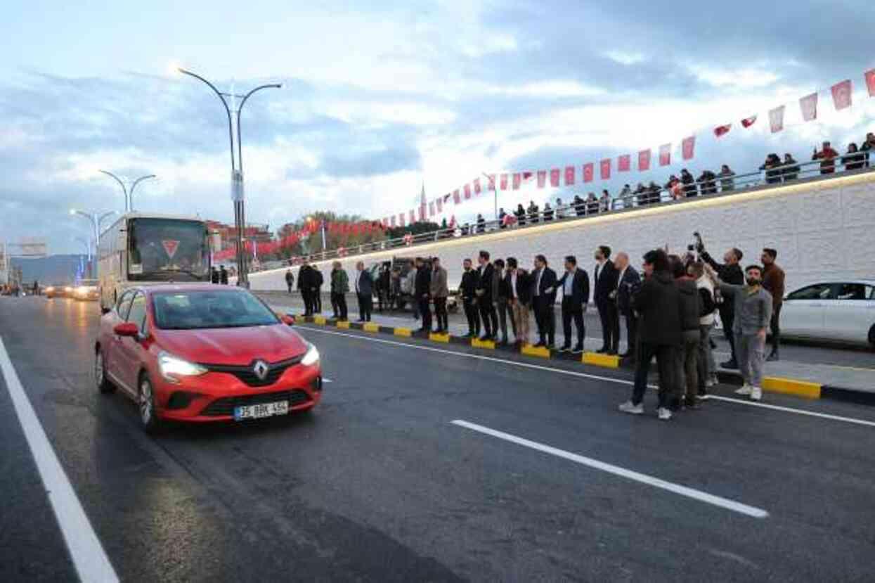 Menemen'e tarihi yatırım! ?CHP'li Büyükşehir'in yapamadığını AK Partili ilçe belediyesi yaptı