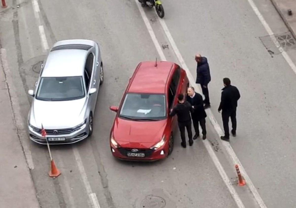 Samsun\'da trafikte yaşanan gerginlik olgun bir tavrın sayesinde yatıştırıldı