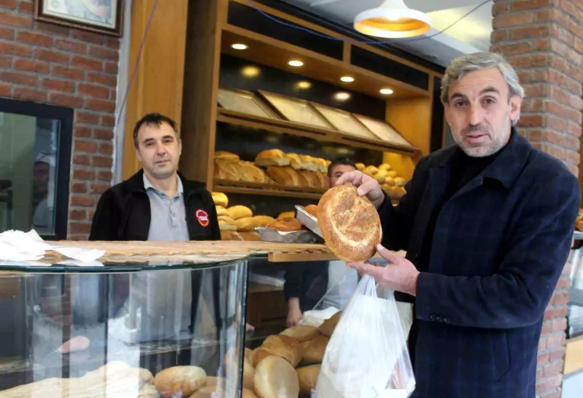 Yenişehir\'de Ramazan pidesi uygun fiyatla satışa sunuldu