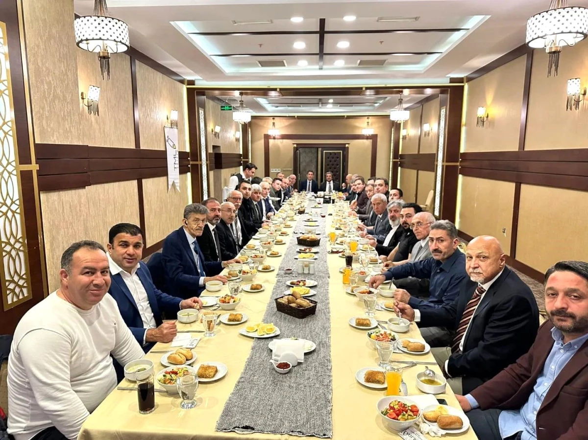 Adana Amatör Spor Kulüpleri Federasyonu Genel Kurul Sonrası İlk Toplantısını Gerçekleştirdi