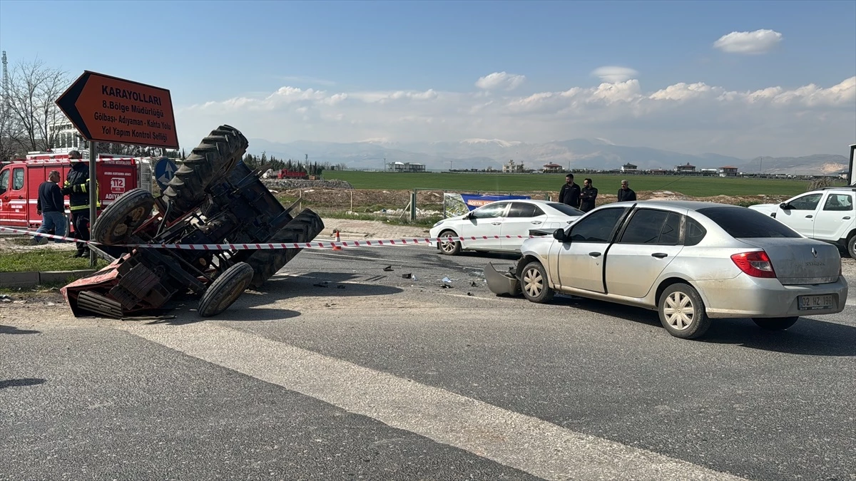 Adıyaman\'da otomobil ile traktör çarpışması: Bir kişi ağır yaralandı