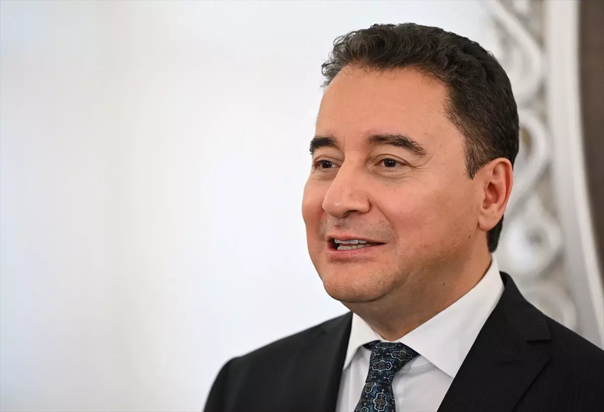 Ali Babacan: Sandıktan çıkacak sonuç, milletimizin hükümete gösterdiği bir sarı kart olmalı