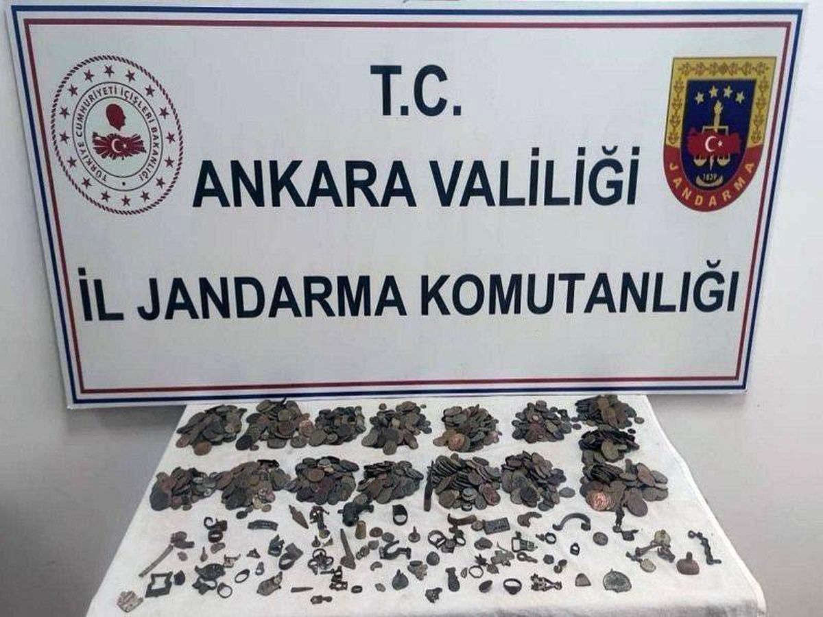 Ankara\'da 1600 Parça Tarihi Eser Ele Geçirildi