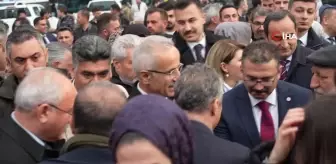 Bakan Uraloğlu, Iğdır'da esnafı ziyaret etti, vatandaşlarla iftar yaptı