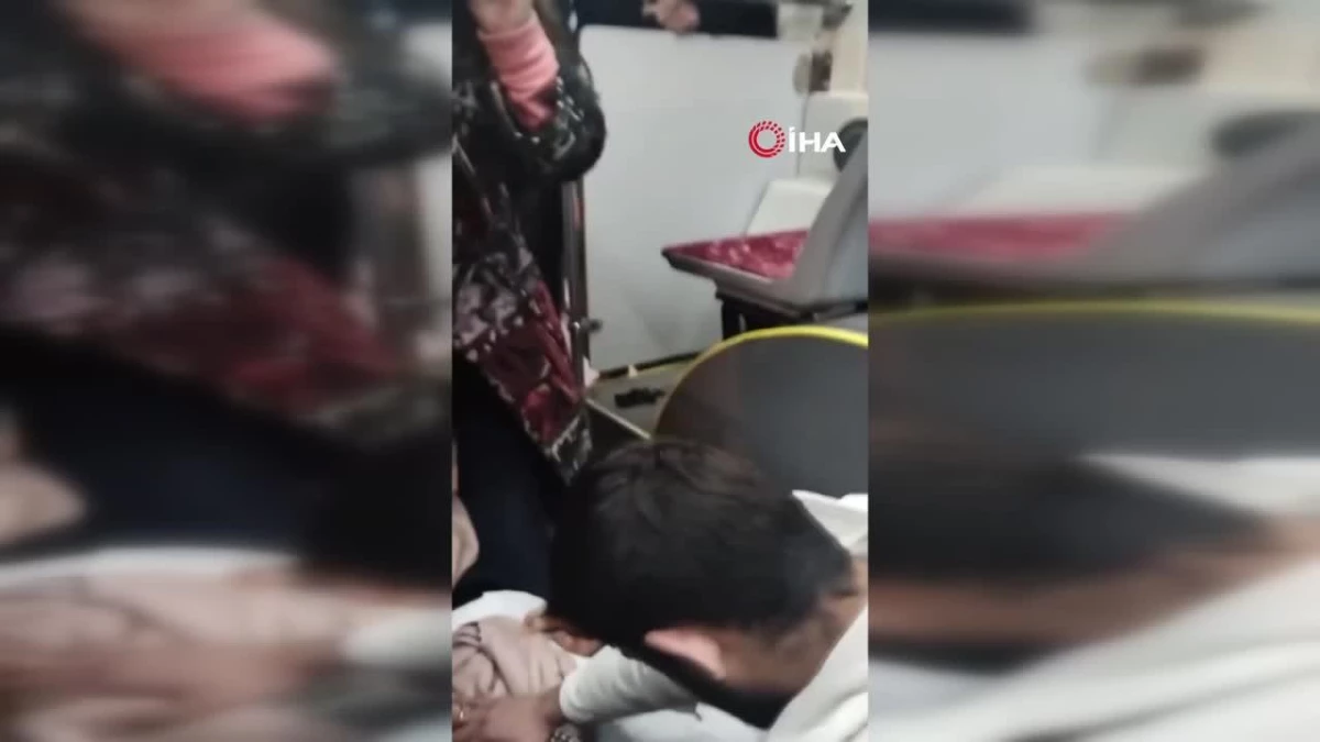 Başakşehir\'de "yol verme" kavgası: Otobüs şoförünü bıçaklayıp kaçtı