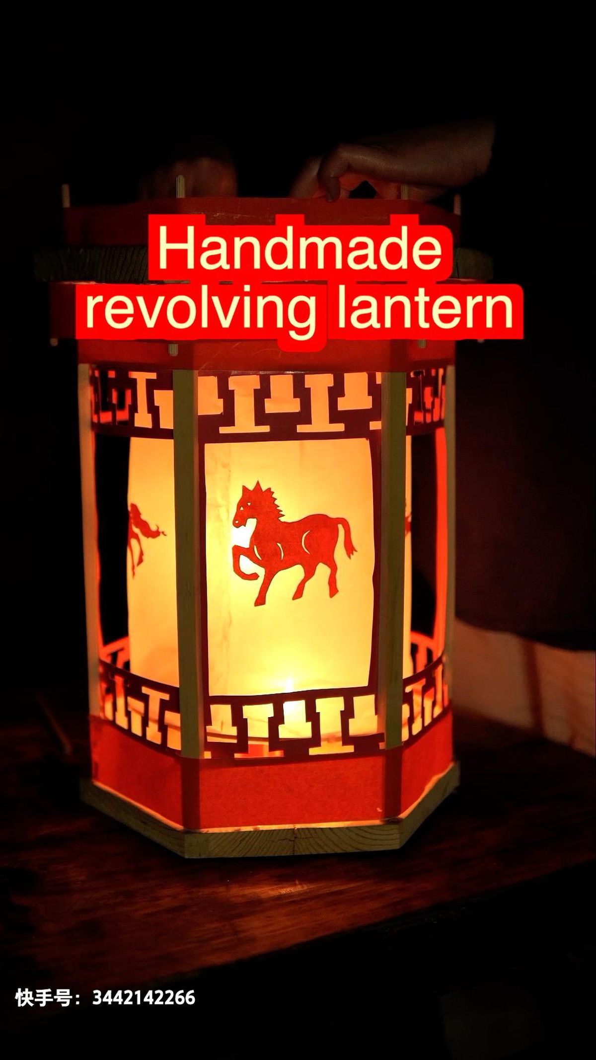 Çinli Zanaatkarın Yaptığı Dönen Çin Fenerleri