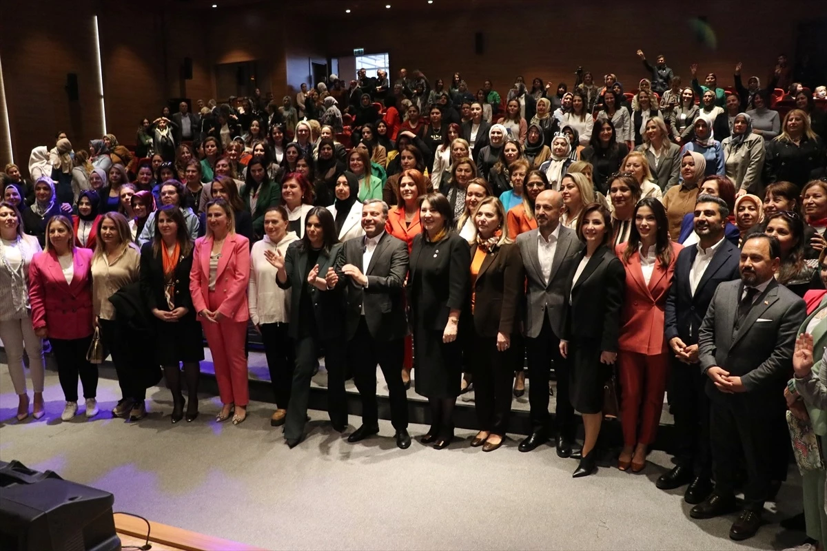 Cumhur İttifakı Adayları Adana\'da Kadınların Sorularını Cevapladı