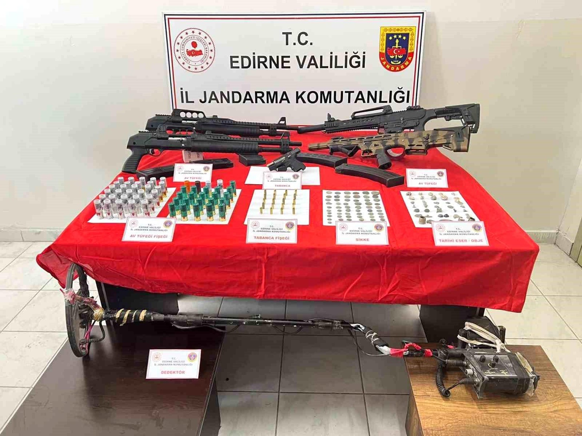 Edirne İpsala\'da Tarihi Eser ve Silah Operasyonu