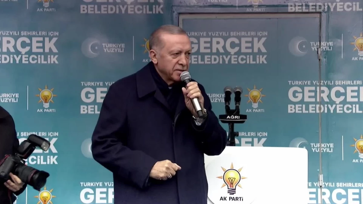 Erdoğan: Ağrı\'ya hizmetler getirecek olanlar CHP değil