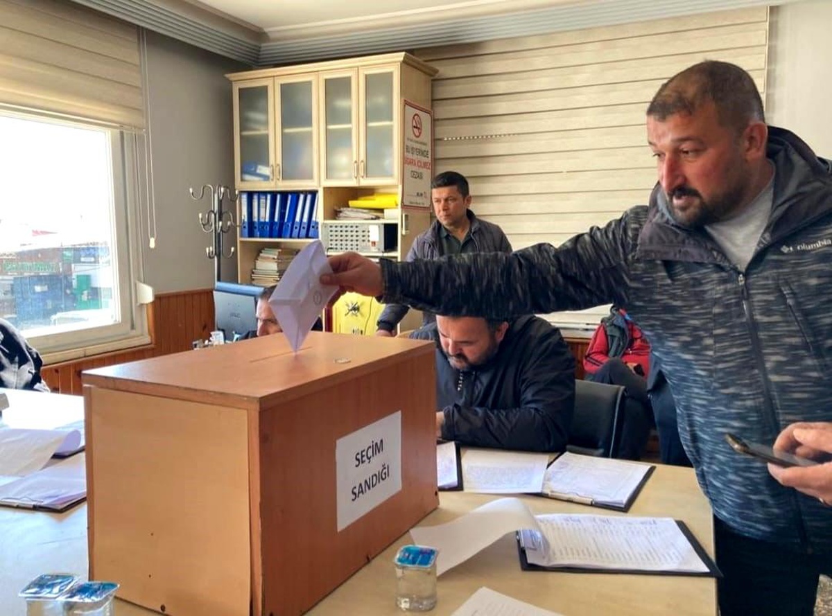 Gazipaşa Yaş Sebze ve Meyve Komisyoncuları Derneği\'nin Yeni Başkanı Hamdi Fidan