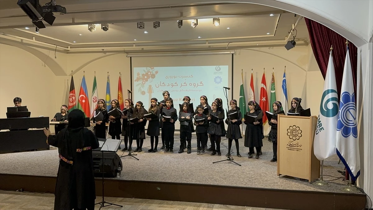İran\'da Tahran Yunus Emre Enstitüsü Çocuk Korosu Nevruz Bayramı için konser verdi