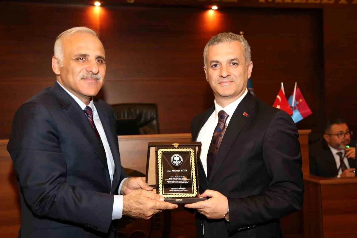 Trabzon Büyükşehir Belediye Başkanı Murat Zorluoğlu Mesai Arkadaşlarına Veda Etti