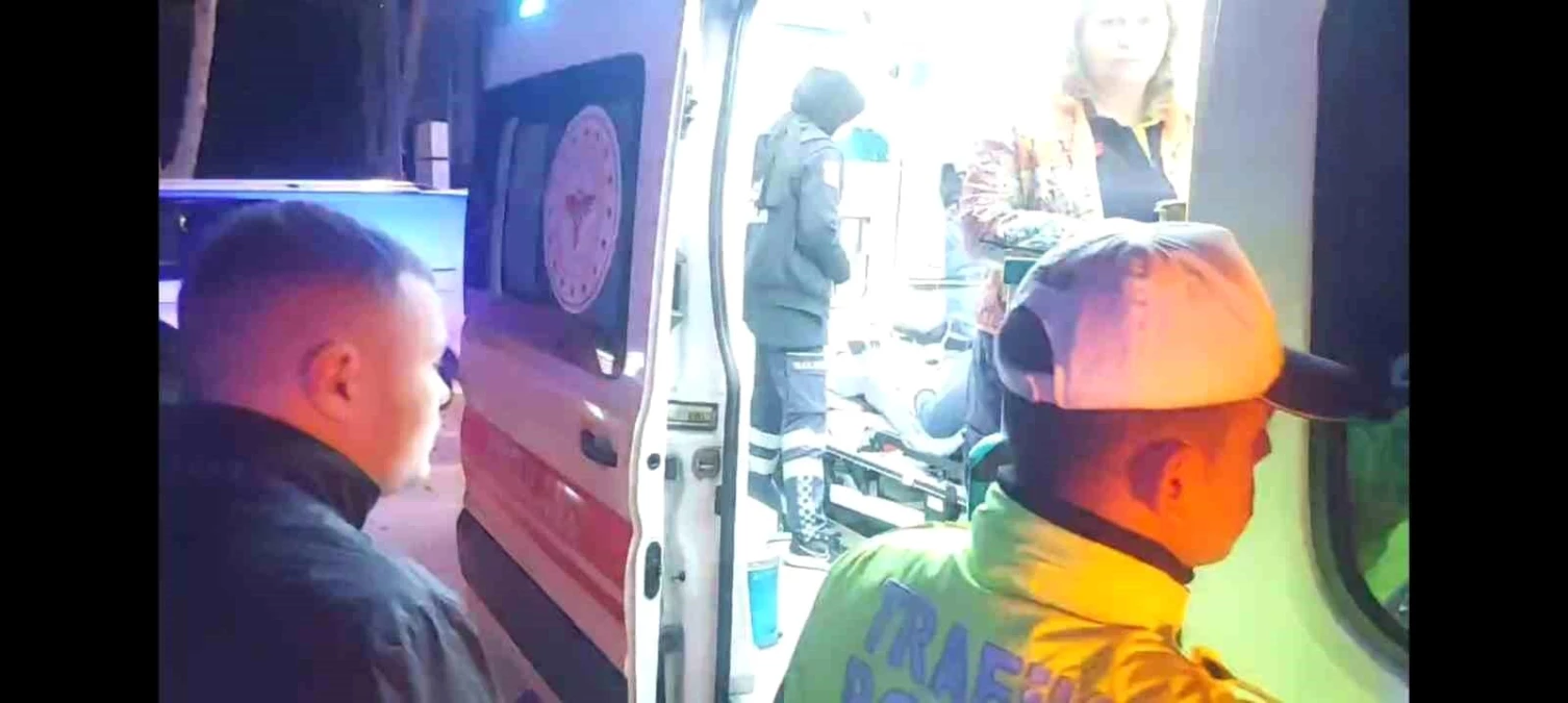 Kadıköy\'de seyir halindeyken taksi kaza yaptı, sürücü yaralandı