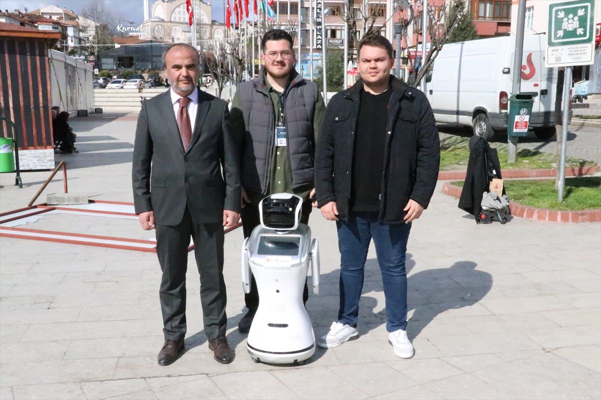 Safranbolu\'da İnsansı Robotla Anket Yapıldı