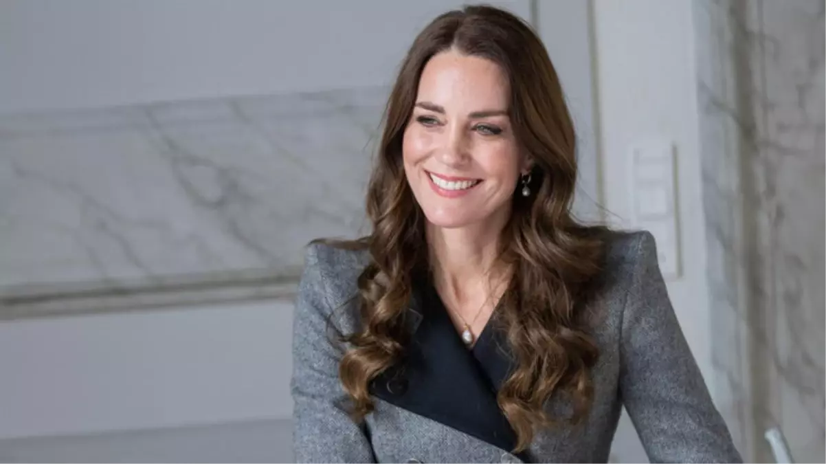 Kate Middleton, İngiltere\'nin en sevilen kraliyet üyesi seçildi