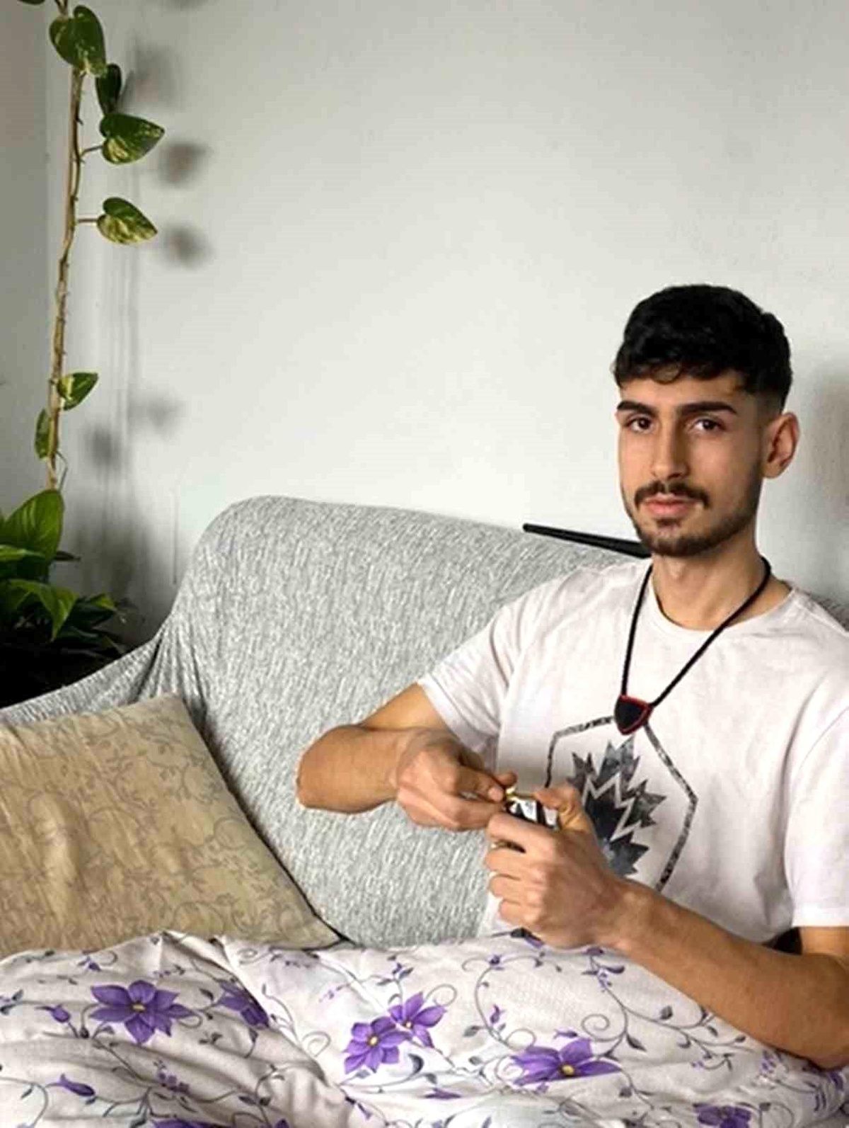 Aydın\'da kız arkadaşını öldüren genç, sosyal medyada silahla çekilmiş fotoğraflarıyla şok etti