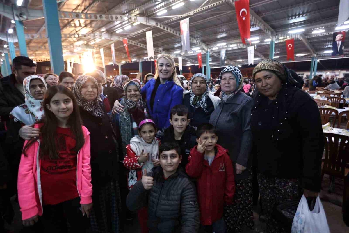 Merkezefendi Belediyesi Sevindik Mahallesi\'nde Toplu İftar Programı Düzenledi