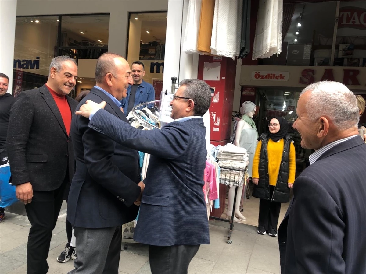 Muratpaşa Belediye Başkan Adayı Özdemir Manavoğlu, esnaf ve kurumlara ziyaretler gerçekleştirdi