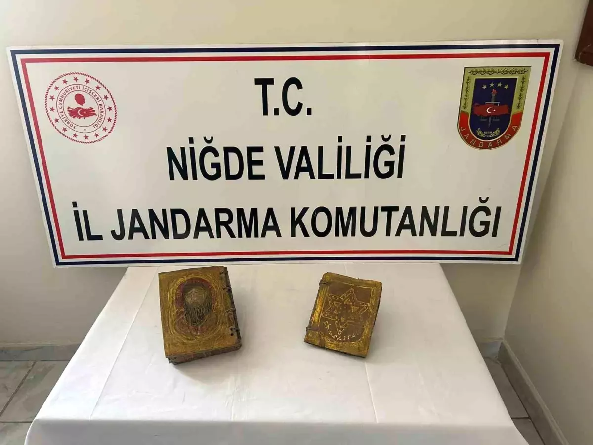 Niğde İl Jandarma Komutanlığı, 200 Bin Dolar Değerinde Tarihi Eser Ele Geçirdi