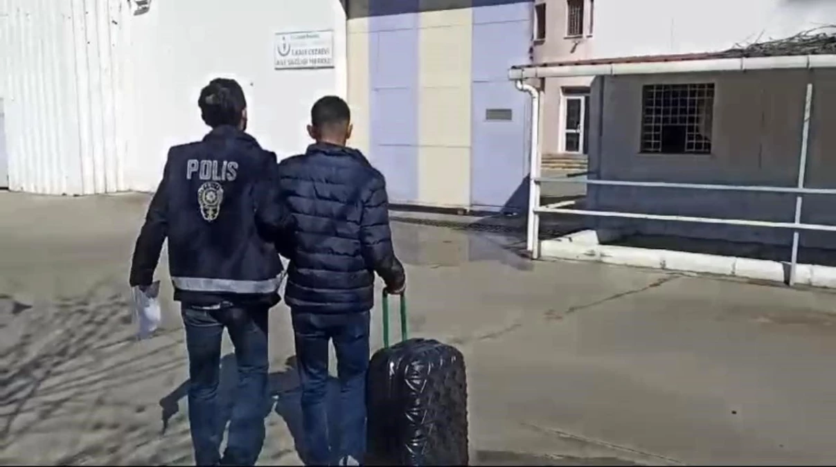 Osmaniye\'de Aranan İki Şahıs Yakalandı