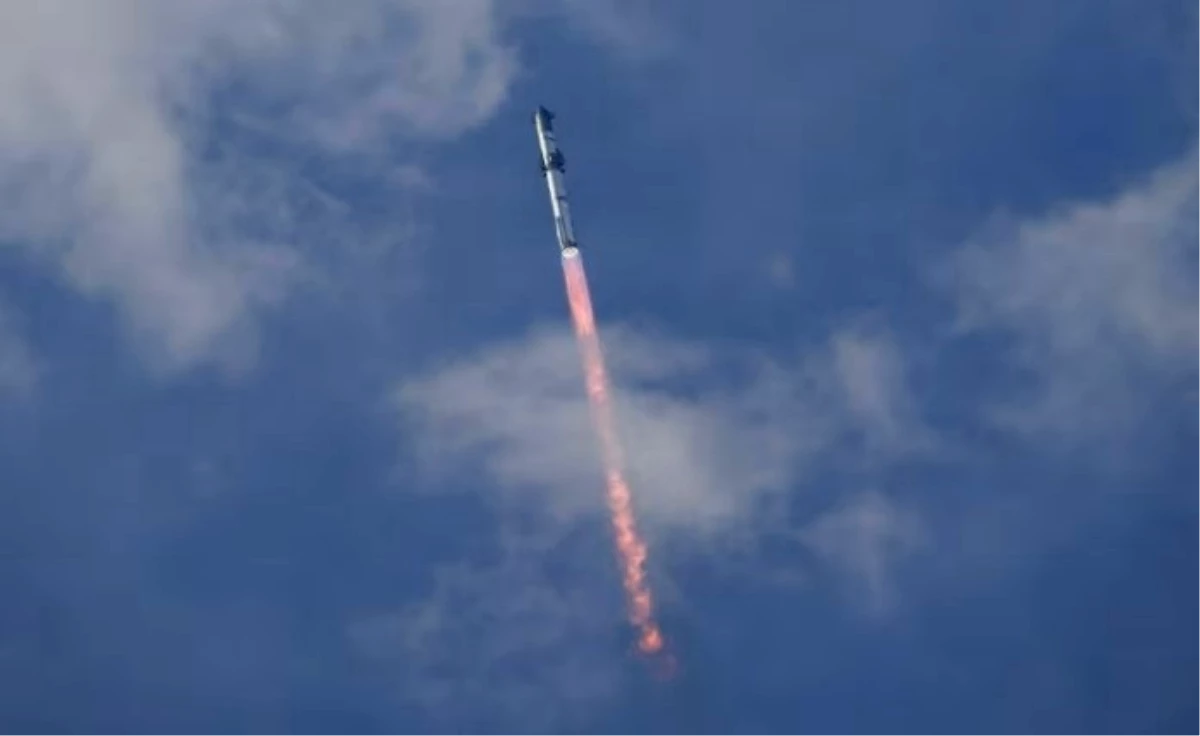 SpaceX starship roketi, Teksas\'tan üçüncü test için fırlatıldı