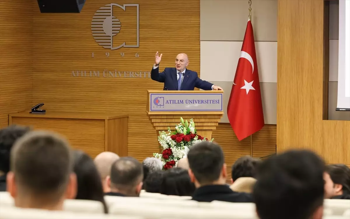 Turgut Altınok, üniversite öğrencileriyle buluştu