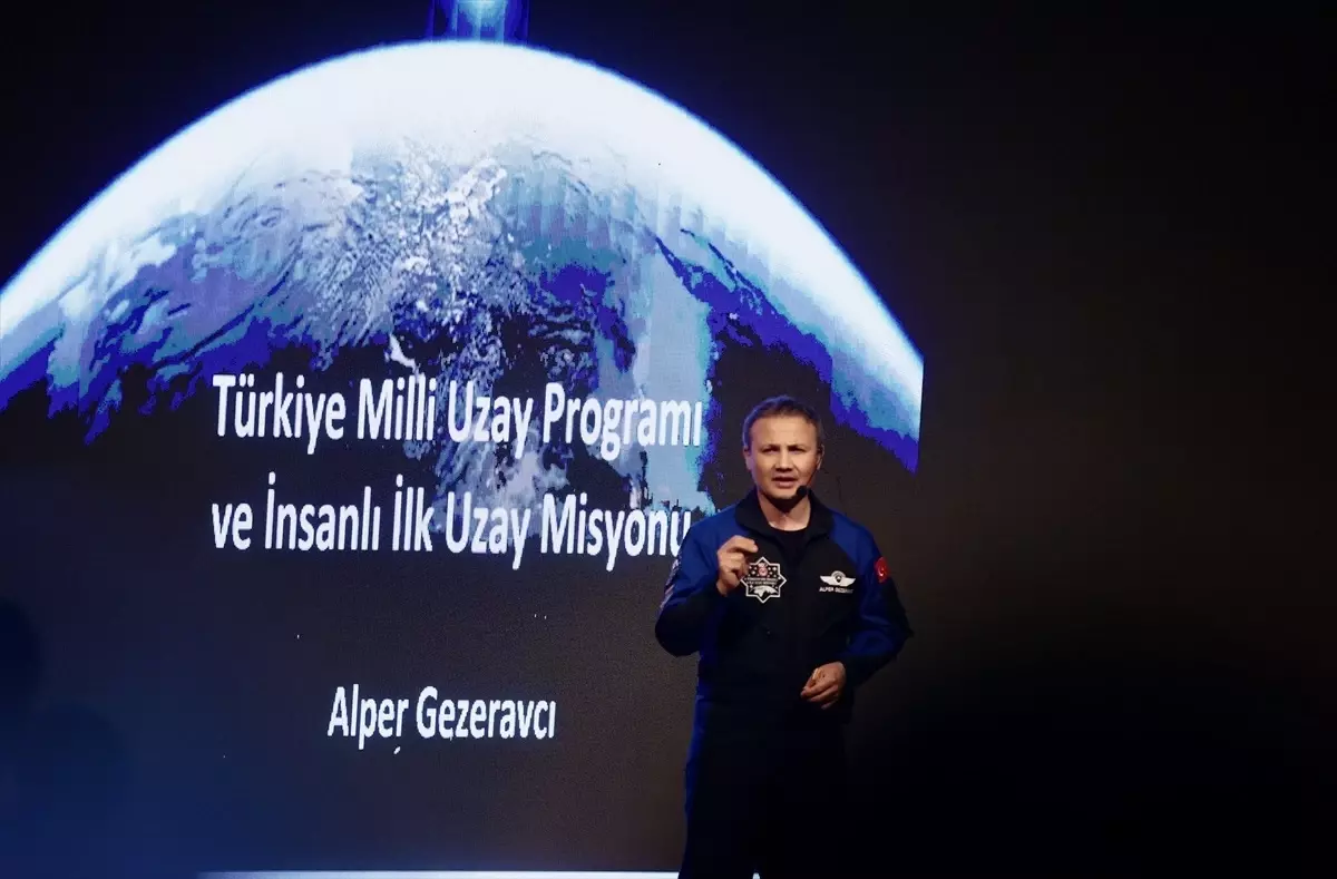 Türkiye\'nin ilk astronotu Alper Gezeravcı: Görevimizi tamamladık, hedeflerimize devam ediyoruz