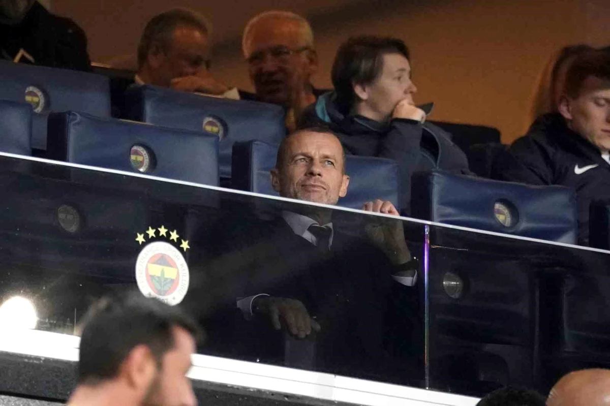 UEFA Başkanı Ceferin, Fenerbahçe-Union SG maçını tribünden takip etti