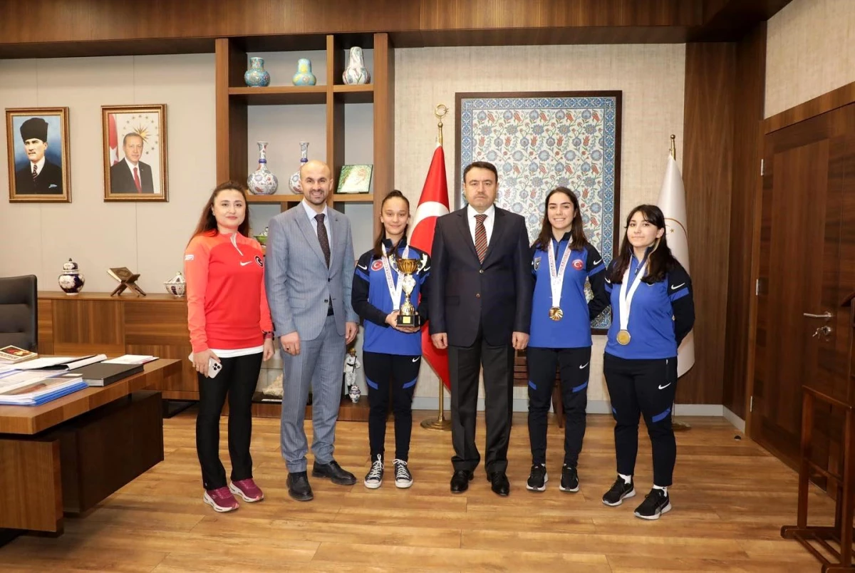 Kütahya Gençlik Merkezi sporcusu Hatice Yel Türkiye Şampiyonası\'nda şampiyon oldu