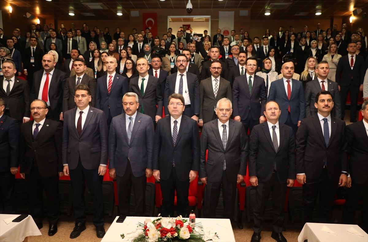 Adalet Bakanı Yılmaz Tunç, adalete güvenin ve memnuniyetin artırılması için çalışıyor