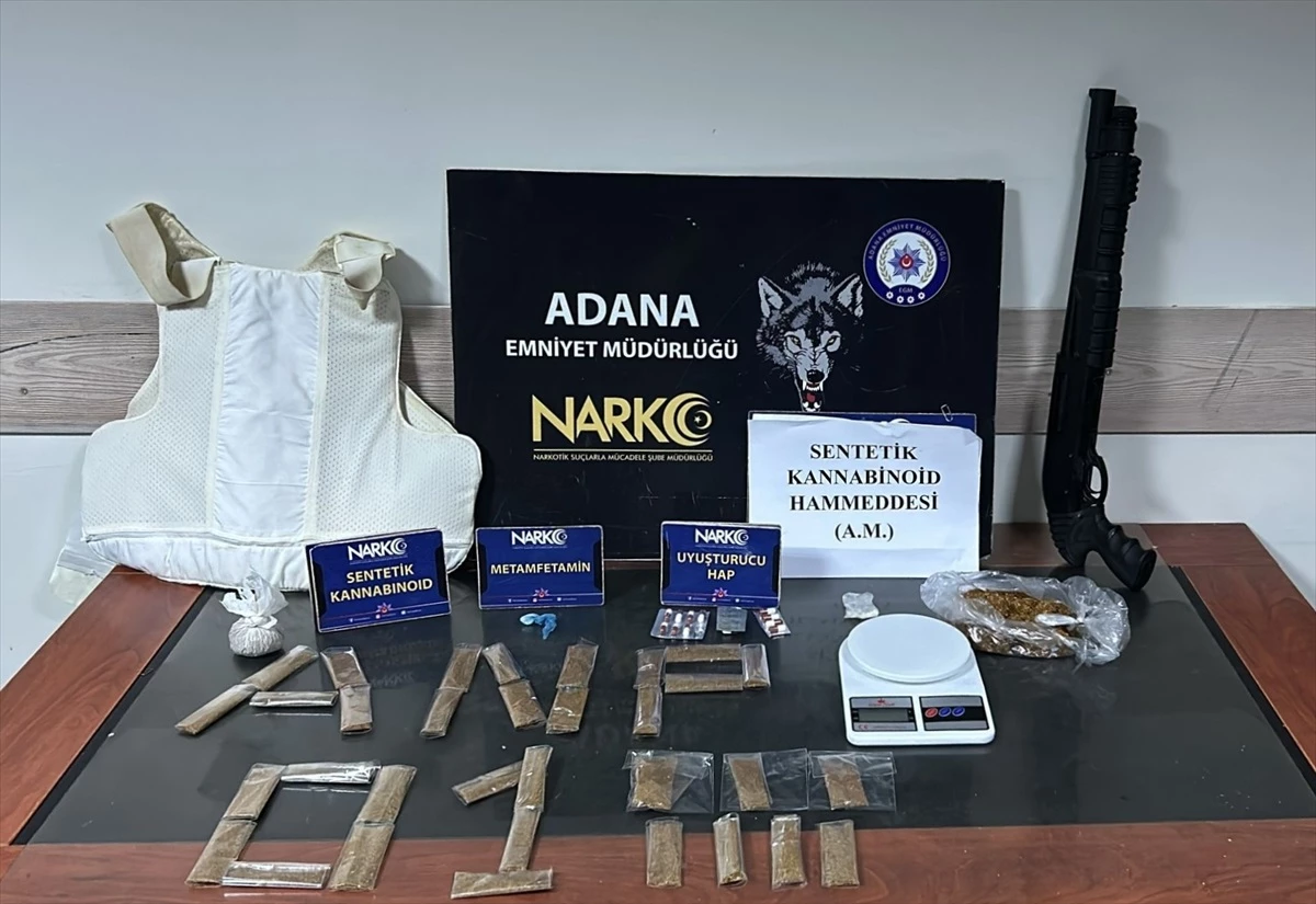 Adana\'da Uyuşturucu ve Silah Operasyonu: Otomobilde Ele Geçirildi